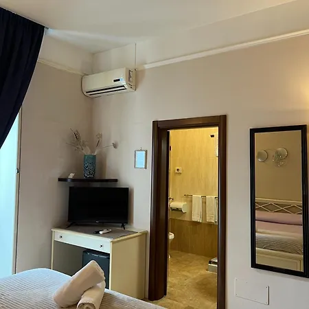 La Dimora Di Nettuno Bed and Breakfast Νάπολη
