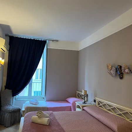 Bed & Breakfast La Dimora Di Nettuno Naples
